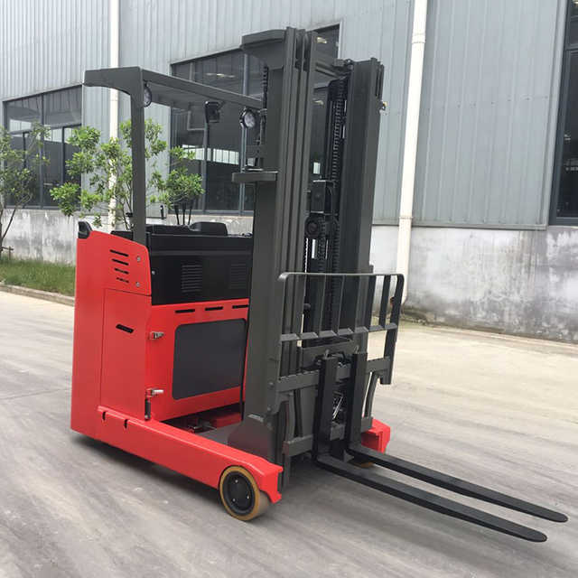 boom stand up reach forklift truck