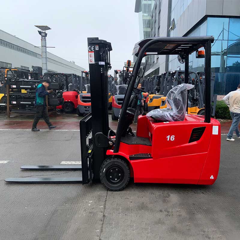 3 point electric forklift.jpg