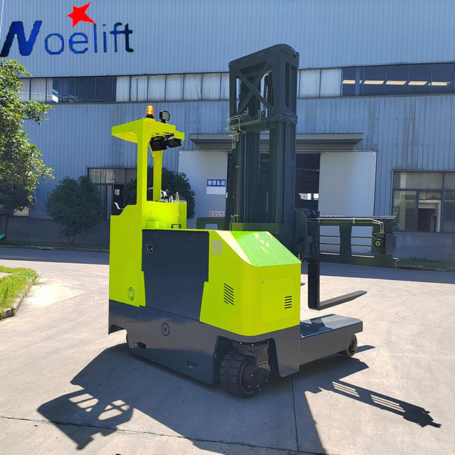 Electric 4 Way Forklift With Rubber Tires